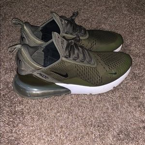 Nike Air 270 Dark Green Size 10.5